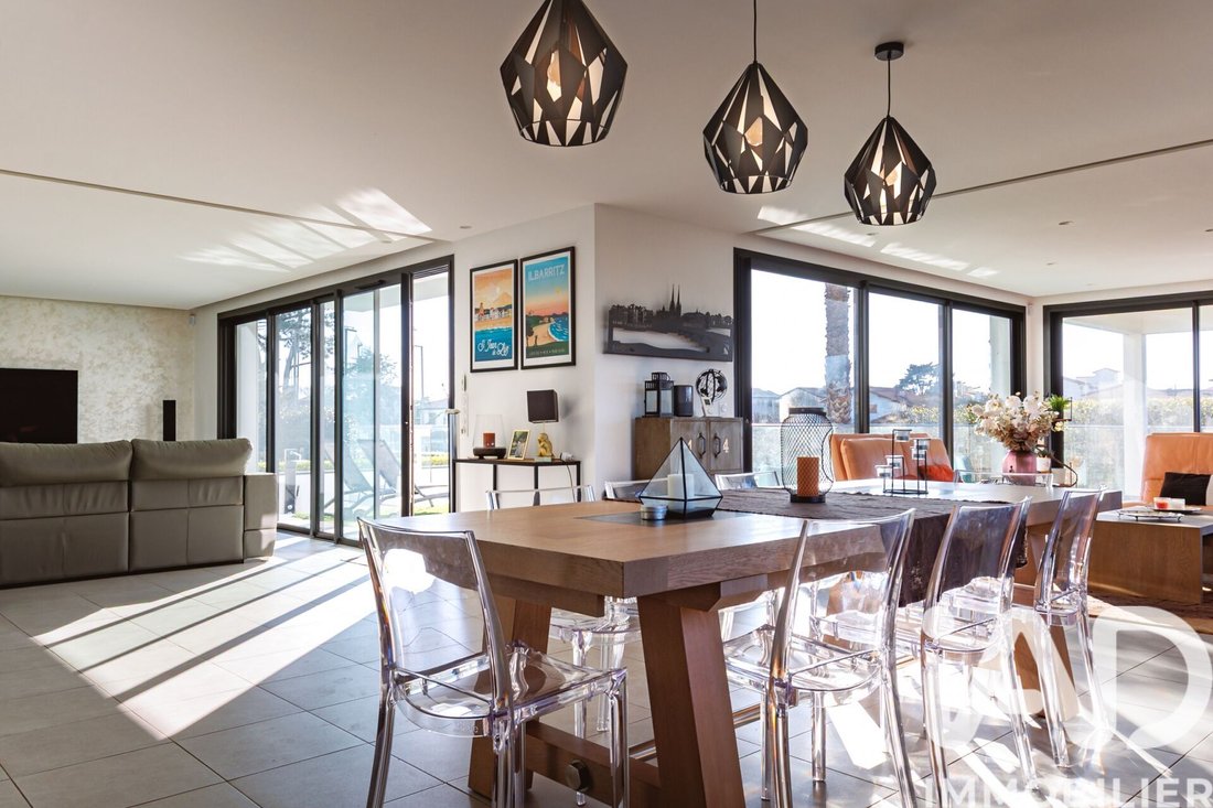 Maison à Anglet, Nouvelle-Aquitaine, France 1 - 16734494