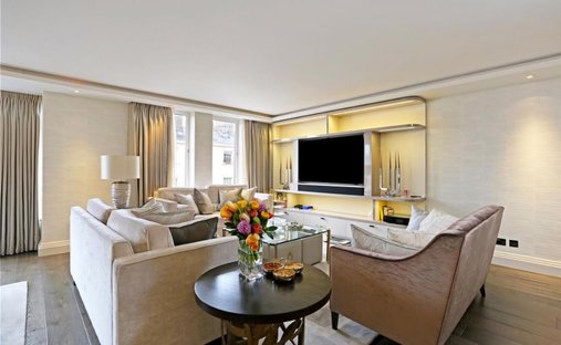 Apartment in Belgravia, Westminster, England 1