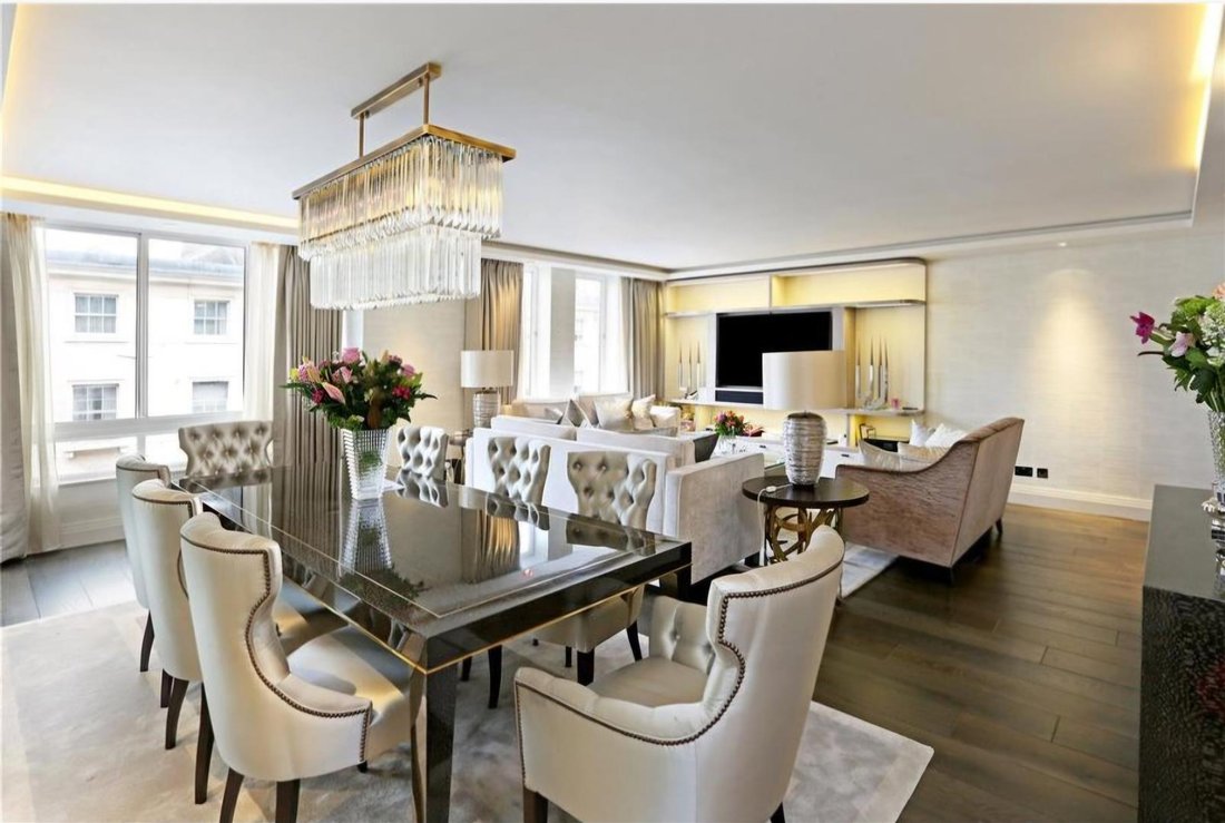 Apartment in Belgravia, Westminster, England 2 - 16734597