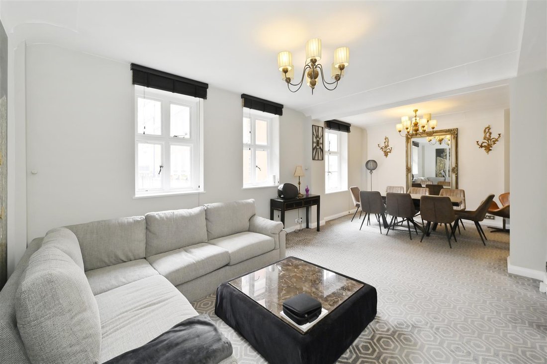 Apartment in Piccadilly, Westminster, England 2 - 16734986