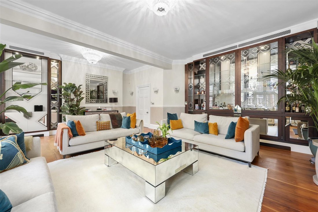 Apartment in Mayfair, Westminster, England 4 - 16735094