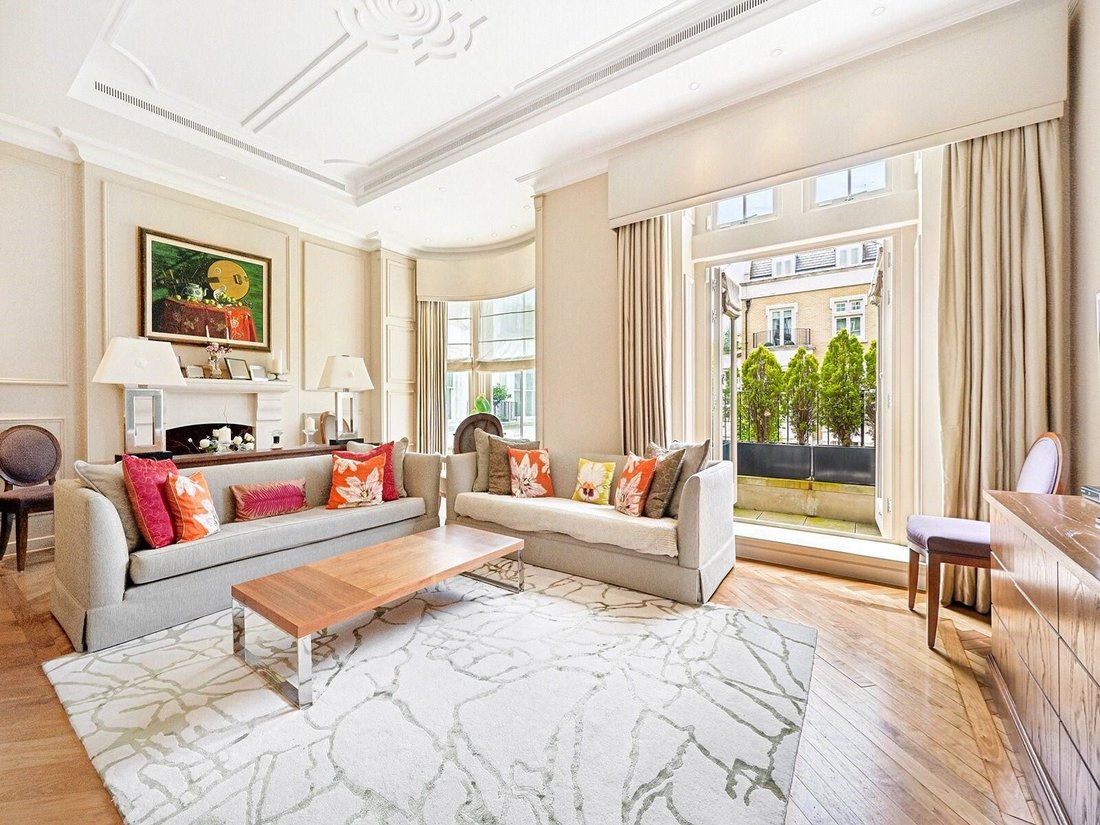 Appartamento a Campden Hill, Kensington e Chelsea, Inghilterra 1 - 16735472