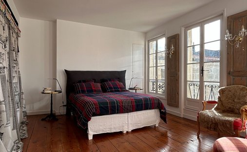 Castle for Sale in Niort, Nouvelle-Aquitaine, France