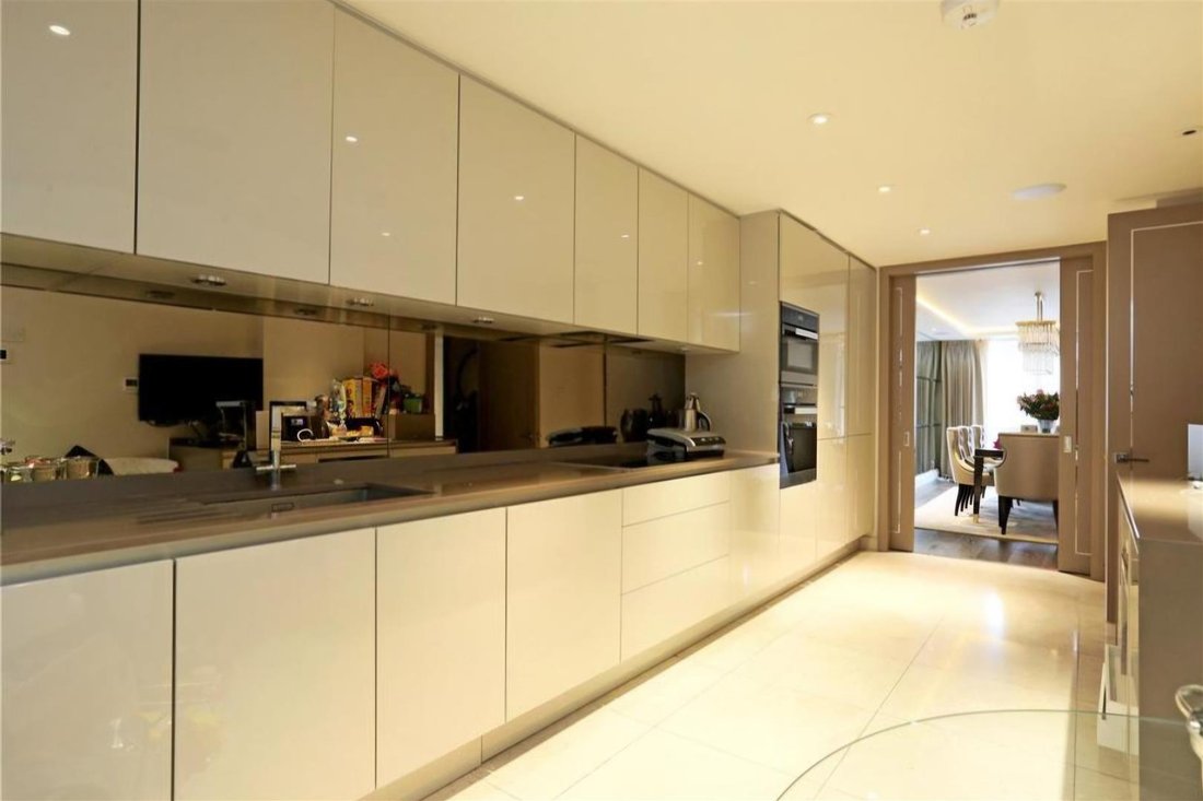 Apartment in Belgravia, Westminster, England 4 - 16734597