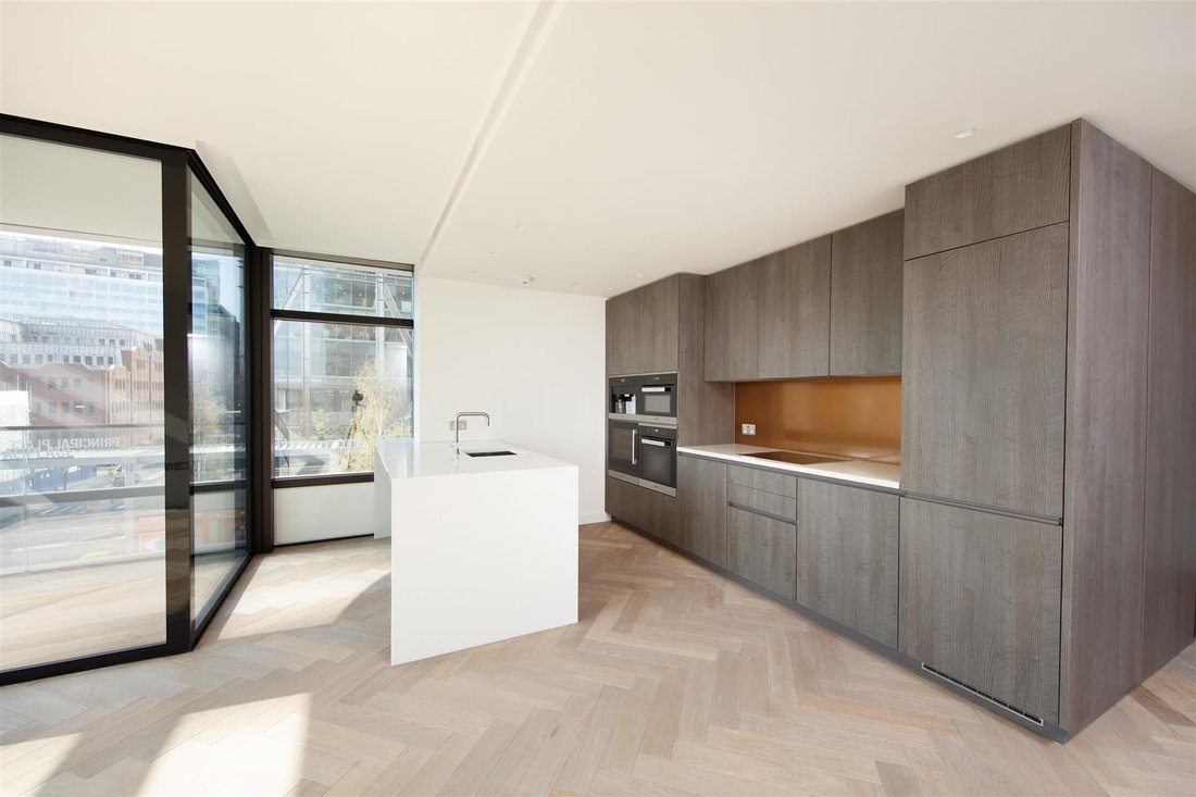 Apartment in EC2, Islington, England 2 - 16734623