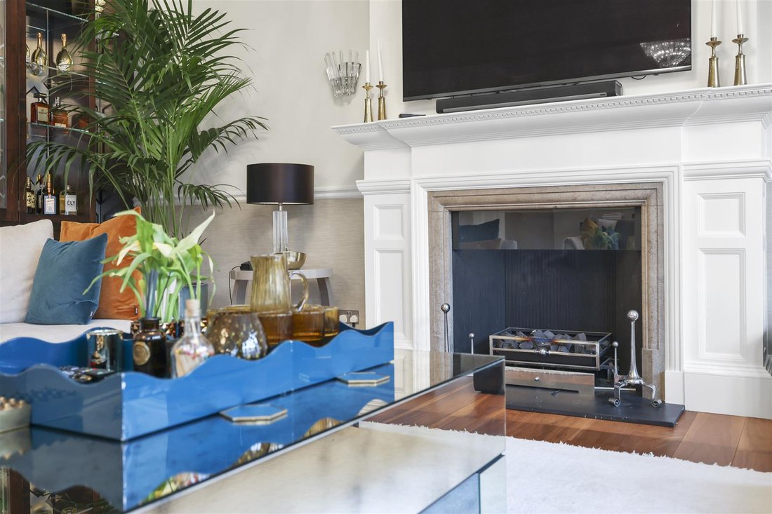 Apartment in Mayfair, Westminster, England 3 - 16735094