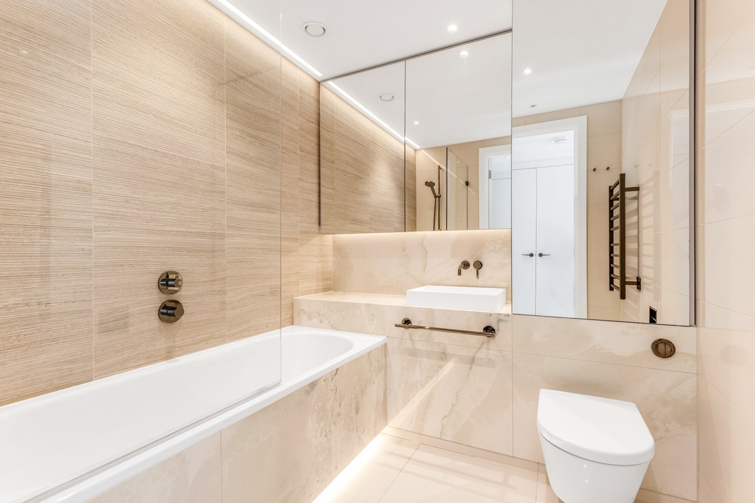 Apartment in White City, Hammersmith and Fulham, England 5 - 16734823