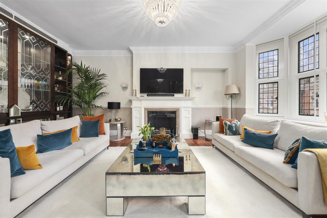 Apartment in Mayfair, Westminster, England 1 - 16735094