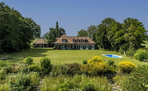 House in Etoy, Vaud, Switzerland 1