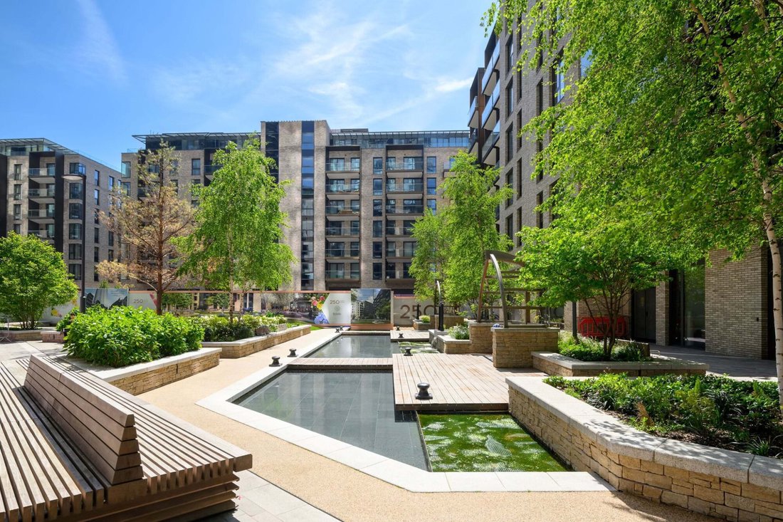 Apartment in EC1, Islington, England 1 - 16735468
