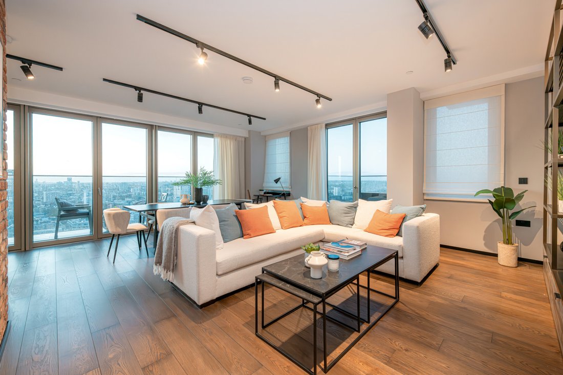 Apartment in EC2, England 1 - 16734969