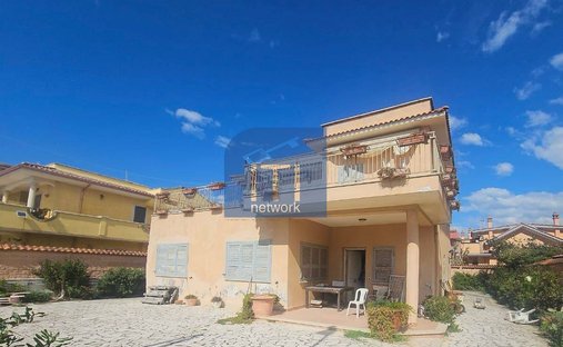 Villa in Meduse-Rio Torto, Pomezia, Lazio 1