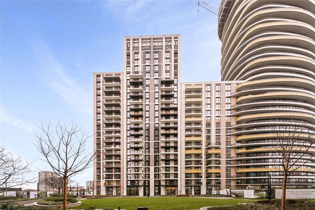 Apartment in East Acton, Ealing, England 2 - 16735011