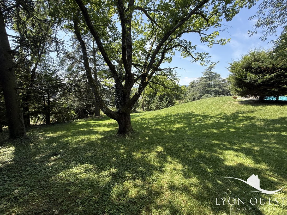 Land in Charbonnieres-les-Bains, Auvergne-Rhône-Alpes, France 4 - 16730660