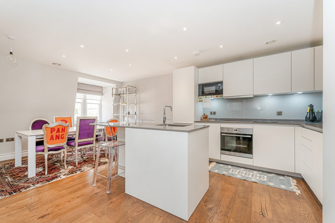 Appartamento a Campden Hill, Kensington e Chelsea, Inghilterra 1 - 16735622