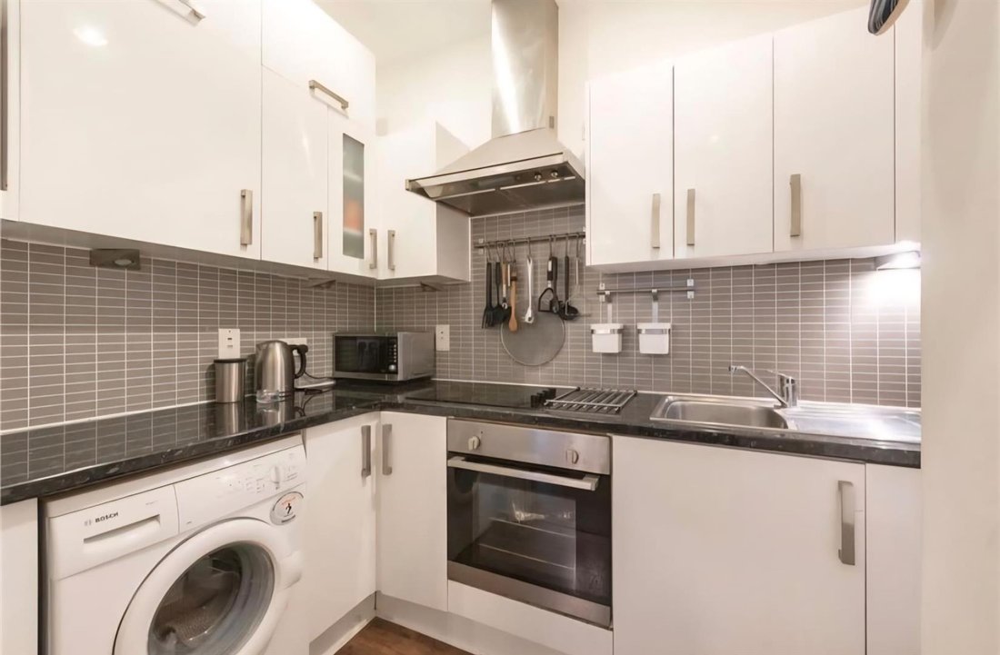 Apartment in Hyde Park, Westminster, England 3 - 16734874