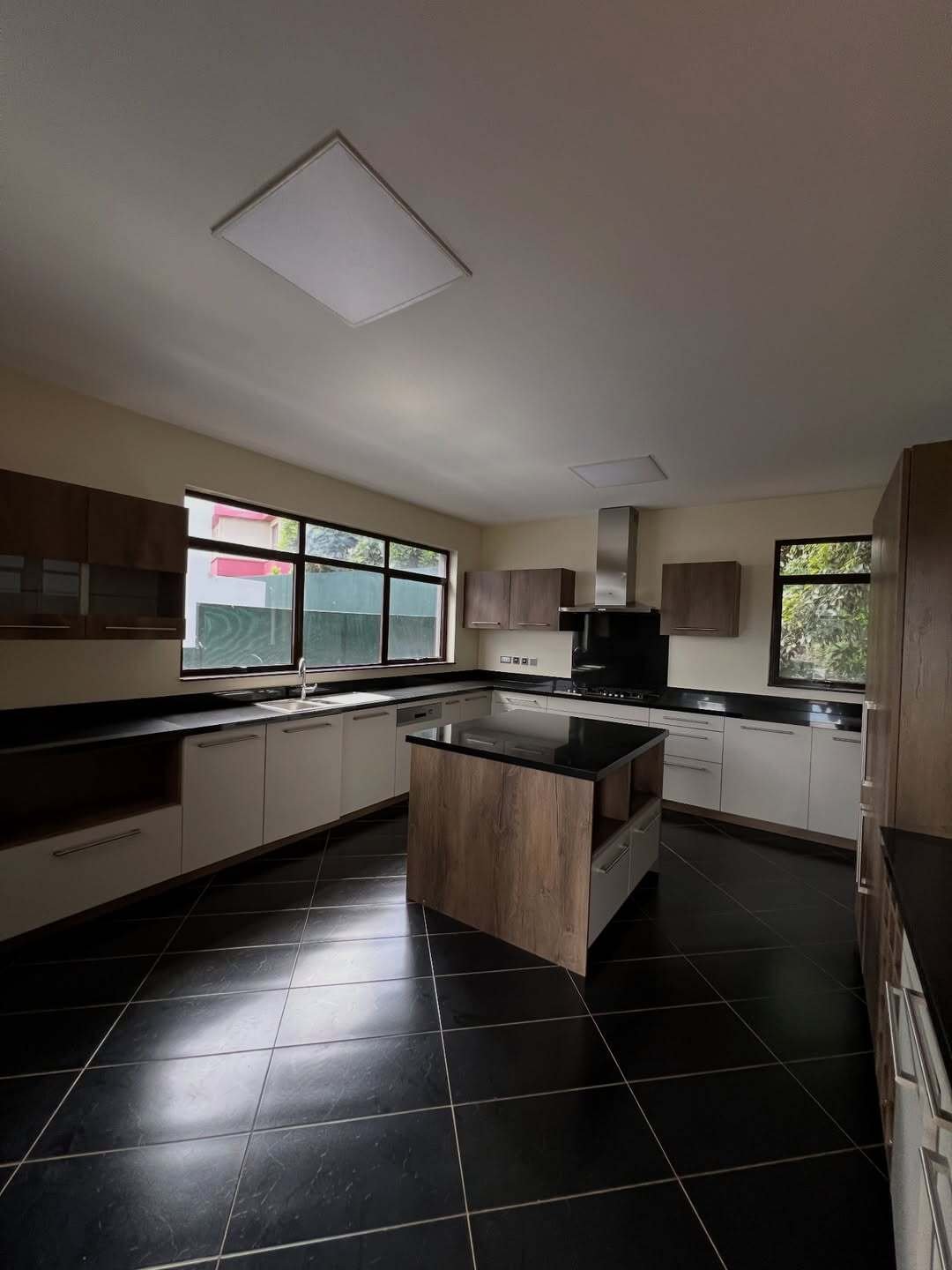 Townhouse in Nairobi, Nairobi County, Kenya 3 - 16737193