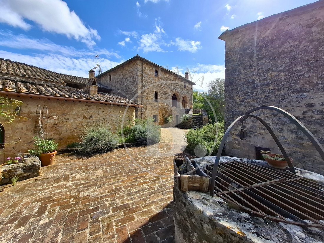 Villa in Sovicille, Tuscany, Italy 2 - 16738507