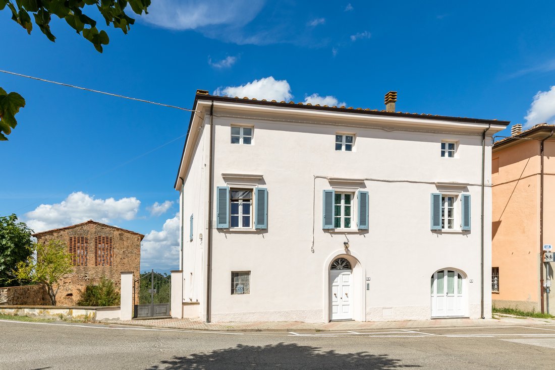 Villa in Casciana Terme Lari, Tuscany, Italy 2 - 16738032