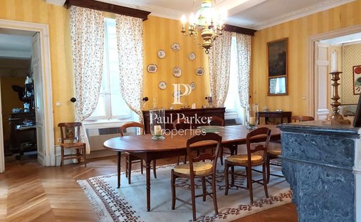 Agen Charming Estate With Manor House, Caretaker's House, Barn For Events, River, Lake 19 Hectares