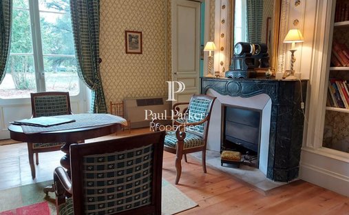 Agen Charming Estate With Manor House, Caretaker's House, Barn For Events, River, Lake 19 Hectares