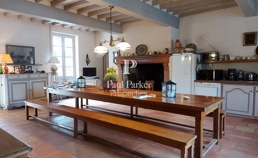 Agen Charming Estate With Manor House, Caretaker's House, Barn For Events, River, Lake 19 Hectares