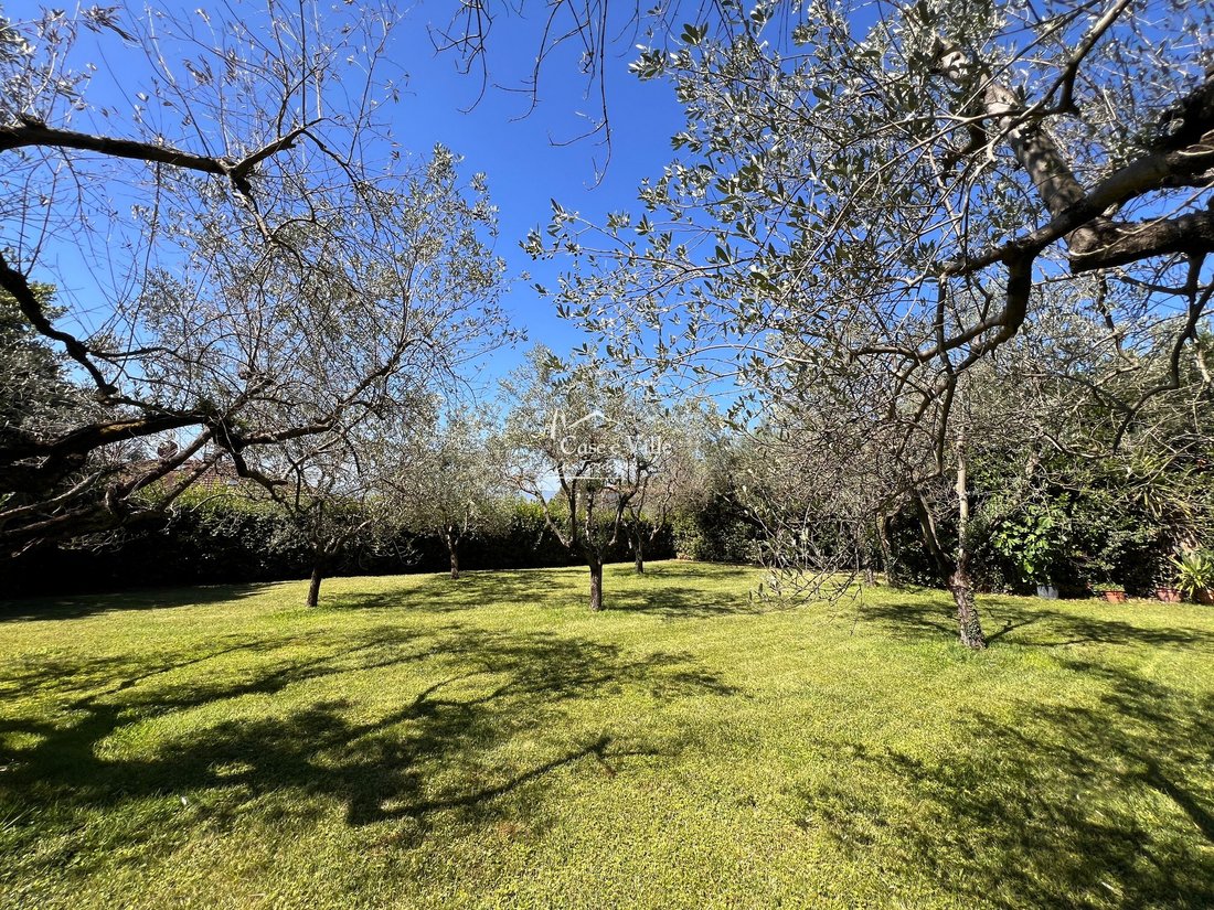 Villa in Historic Center, Prato, Tuscany 3 - 15743650