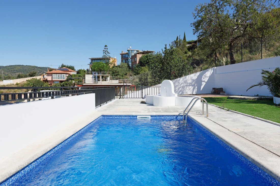 Chalet in Esplugues de Llobregat, Catalonia, Spain 1 - 16738354