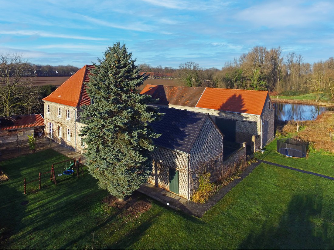 Estate in Meerbusch, Germany 1 - 16737900