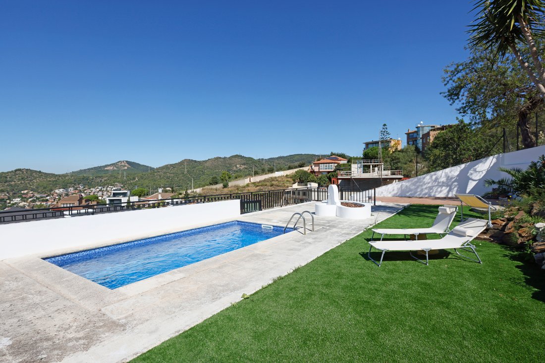 Chalet in Esplugues de Llobregat, Catalonia, Spain 2 - 16738354