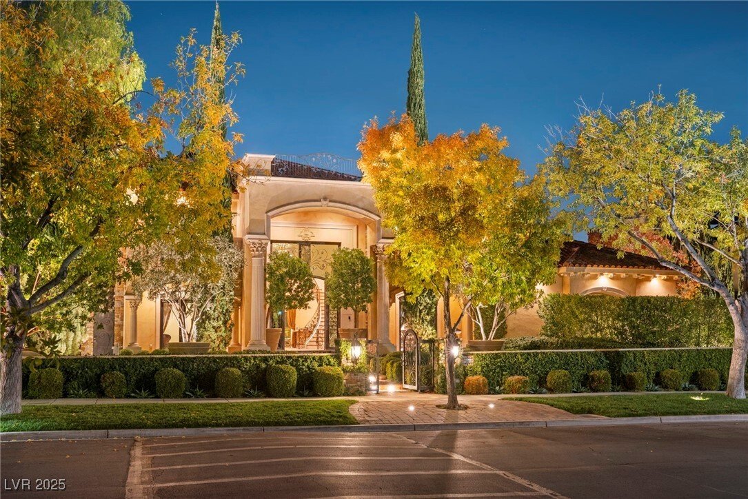 House in Las Vegas, Nevada, United States 4 - 16737899