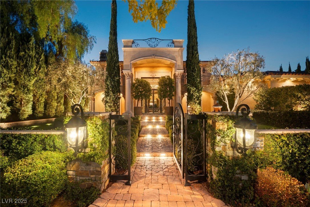 House in Las Vegas, Nevada, United States 1 - 16737899