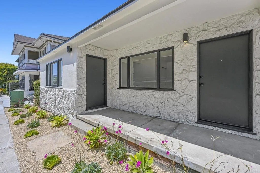 San Diego, California, United States 5 - 16738393
