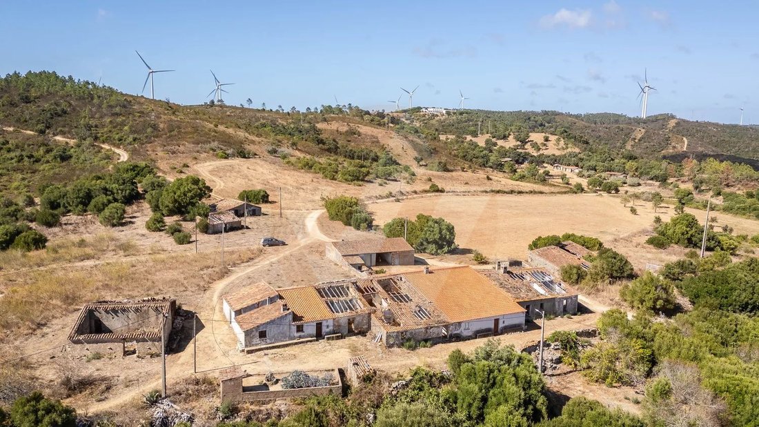 Villa in Bensafrim e Barao de Sao Joao, Algarve, Portugal 2 - 16737737