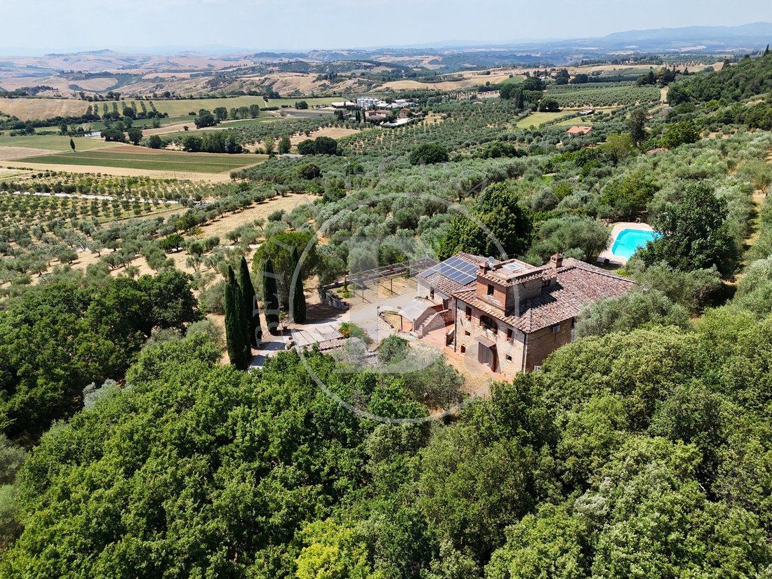 Villa in Rapolano Terme, Tuscany, Italy 1 - 16738791