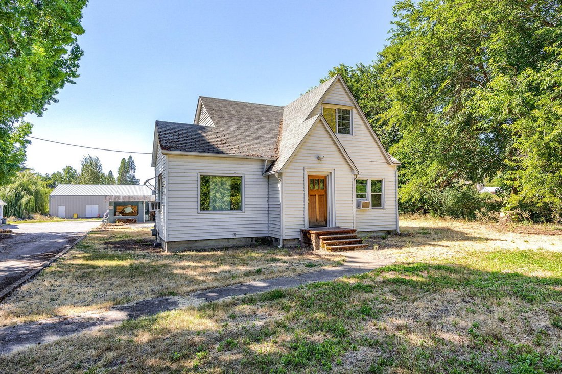 House in Grants Pass, Oregon, United States 1 - 16738523
