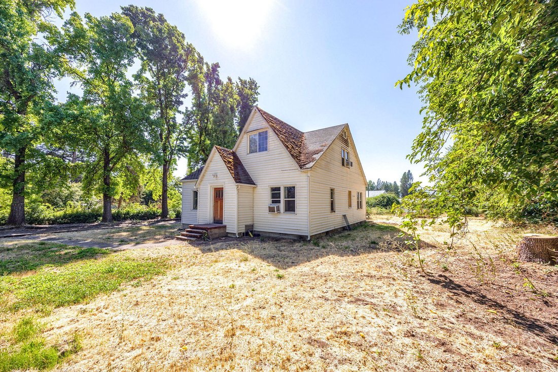 House in Grants Pass, Oregon, United States 2 - 16738523