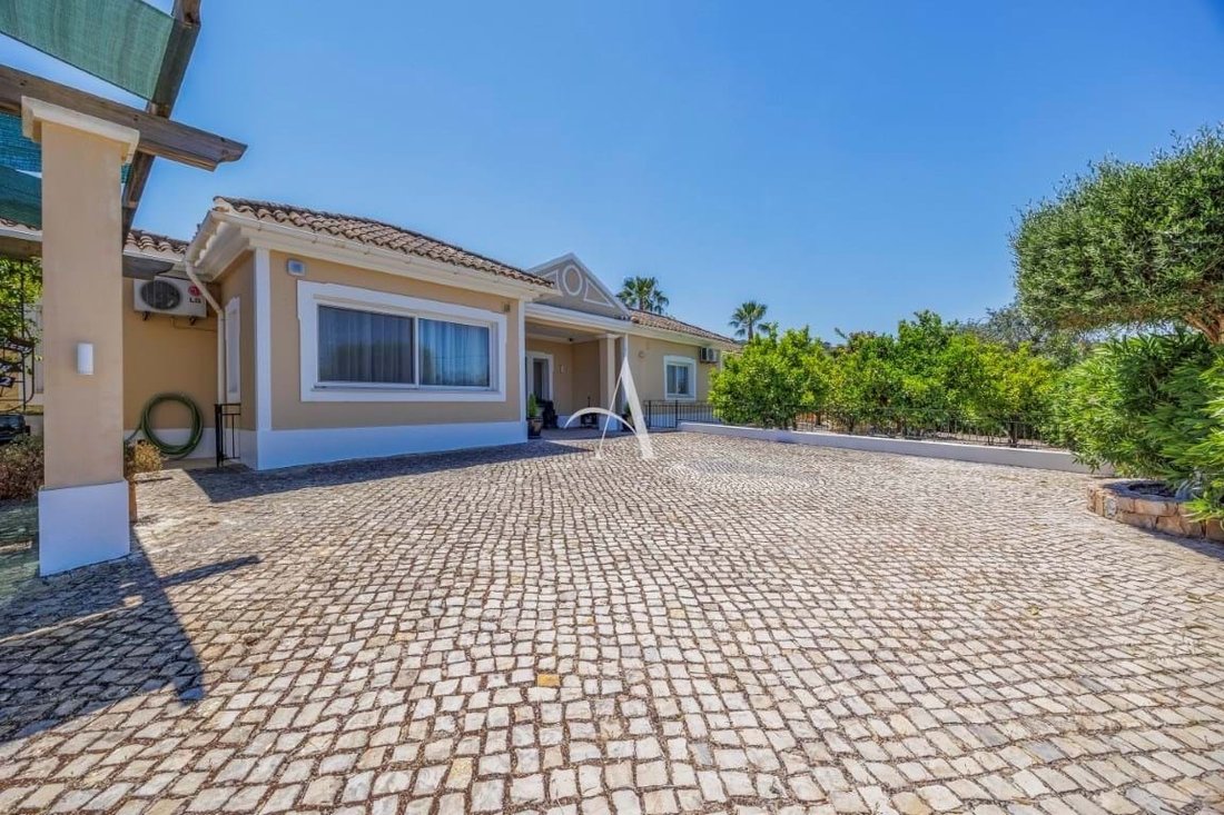 Villa in Santa Barbara de Nexe, Algarve, Portugal 3 - 16739049