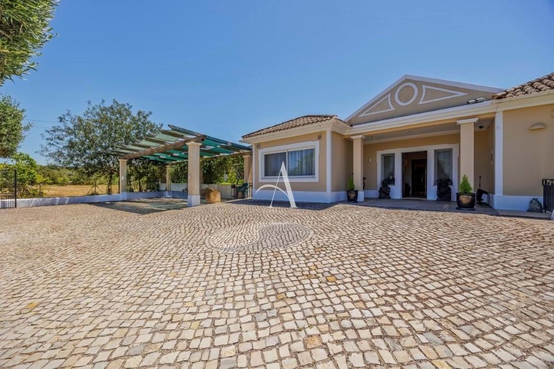 Villa in Santa Barbara de Nexe, Algarve, Portugal 5 - 16739049