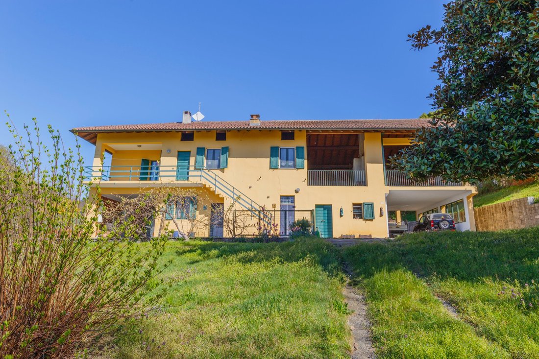 Villa in Angera, Lombardy, Italy 5 - 15688552