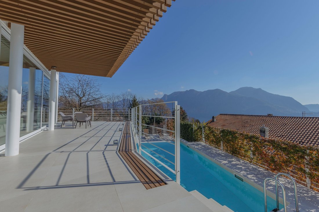 Villa in Verbania, Piedmont, Italy 2 - 16739222