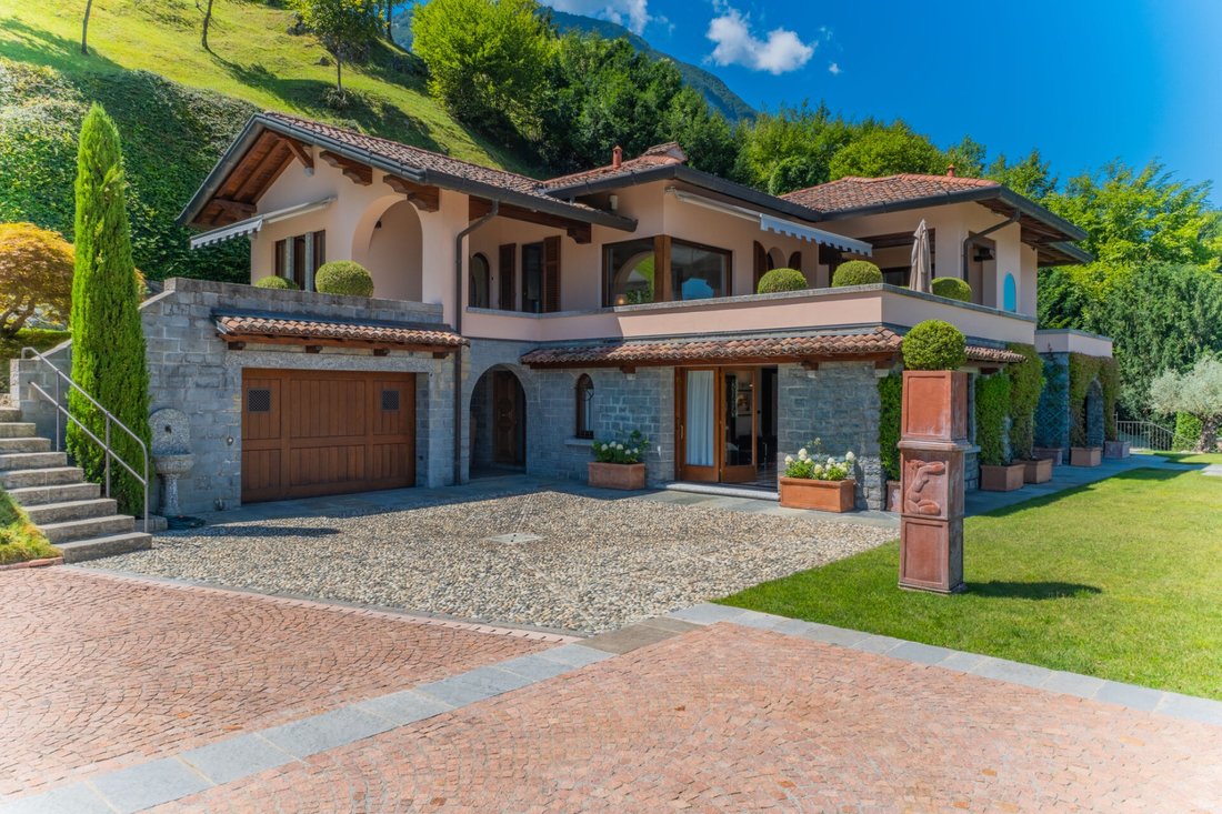 Villa in Menaggio, Lombardy, Italy 2 - 16038096