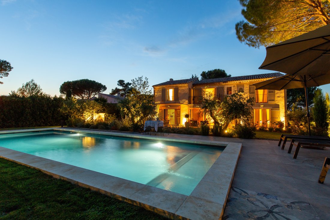 House in Eygalières, Provence-Alpes-Côte d'Azur, France 1 - 16739832