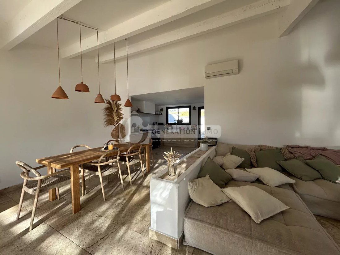House in Saintes-Maries-de-la-Mer, Provence-Alpes-Côte d'Azur, France 4 - 16739533
