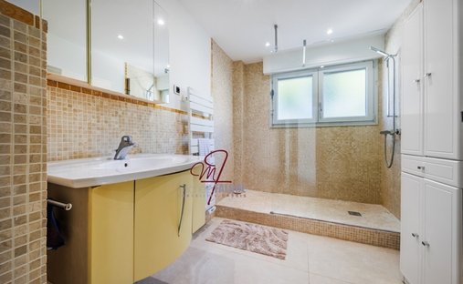 Castle for Sale in Cassis, Provence-Alpes-Côte d'Azur, France