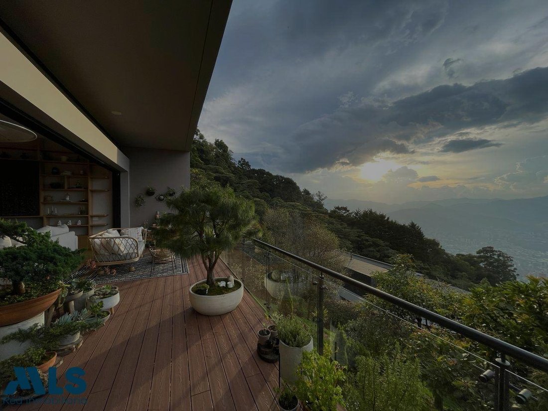 House in Santa Elena, Antioquia, Colombia 1 - 16740078