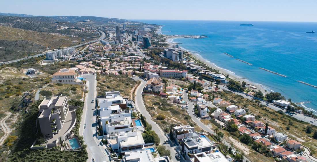 Apartment in Agios Tychon, Limassol, Cyprus 1 - 16739486