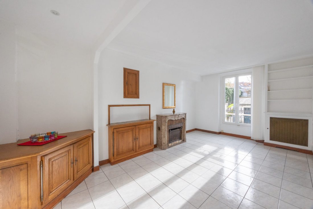 House in Lagny-sur-Marne, Ile-de-France, France 2 - 16739892