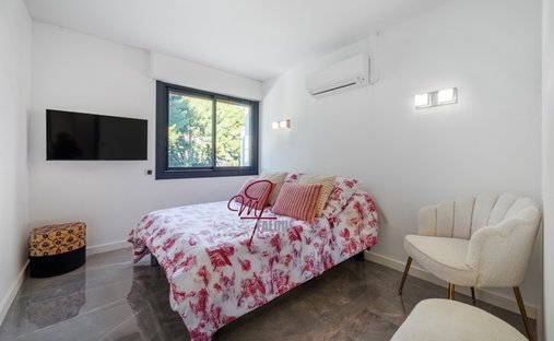 Castle for Sale in Cassis, Provence-Alpes-Côte d'Azur, France