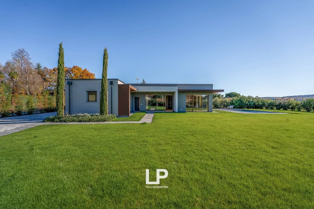 Villa in Angera, Lombardei, Italien 5 - 16740023